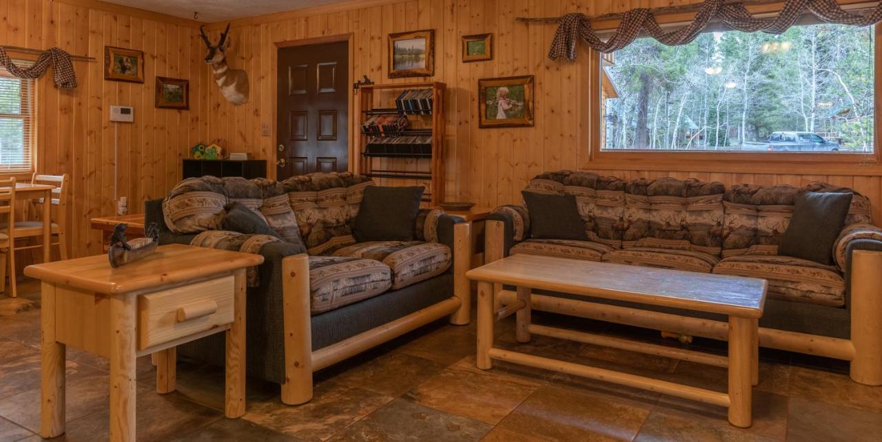 Remington Reload By Kabino Hot Tub Firepit Roku Big Yard Driveway Grill Wifi Trails Island Park Exteriör bild