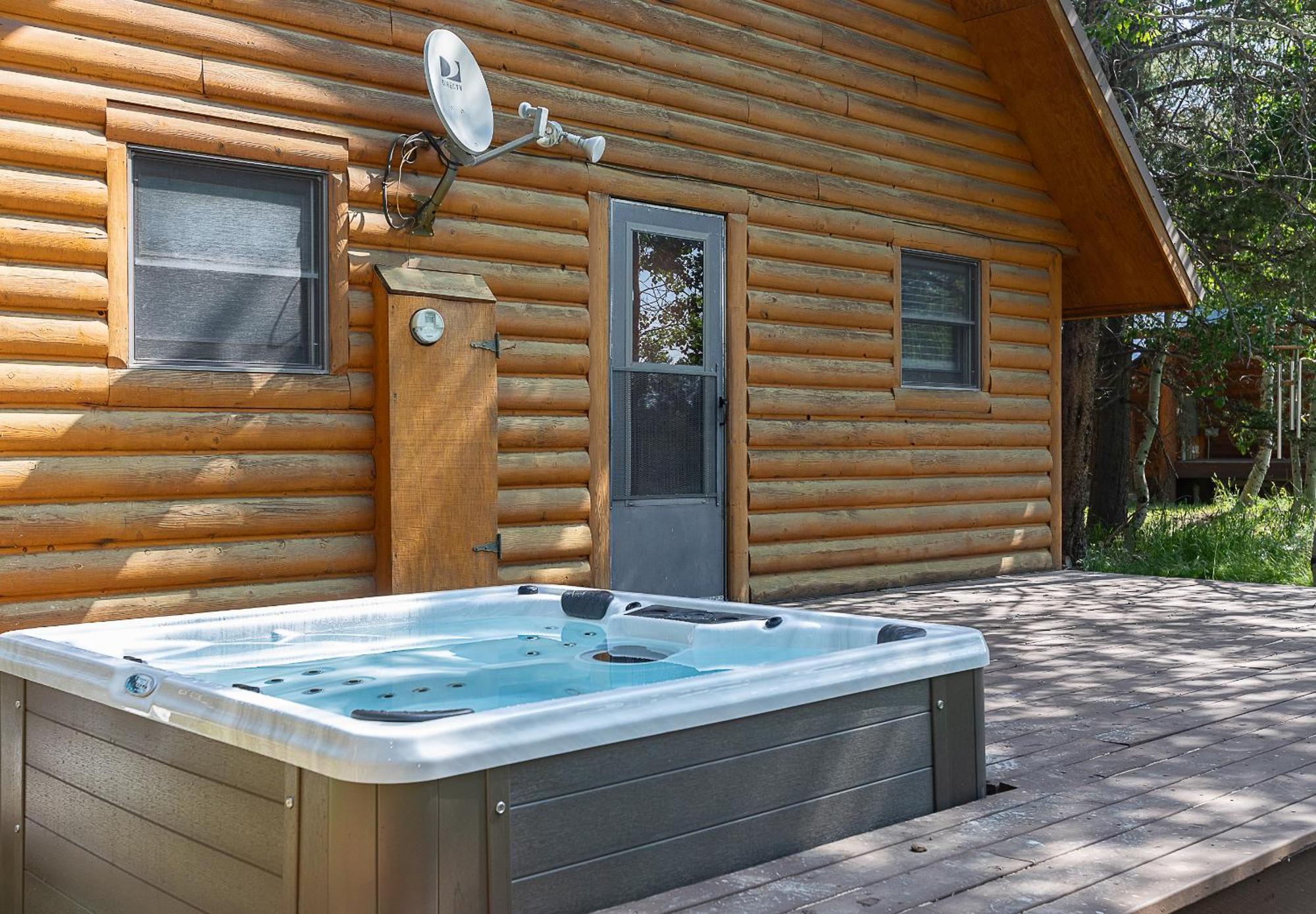 Remington Reload By Kabino Hot Tub Firepit Roku Big Yard Driveway Grill Wifi Trails Island Park Exteriör bild